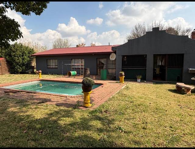 3 BEDROOM HOUSE FOR SALE IN MEYERVILLE